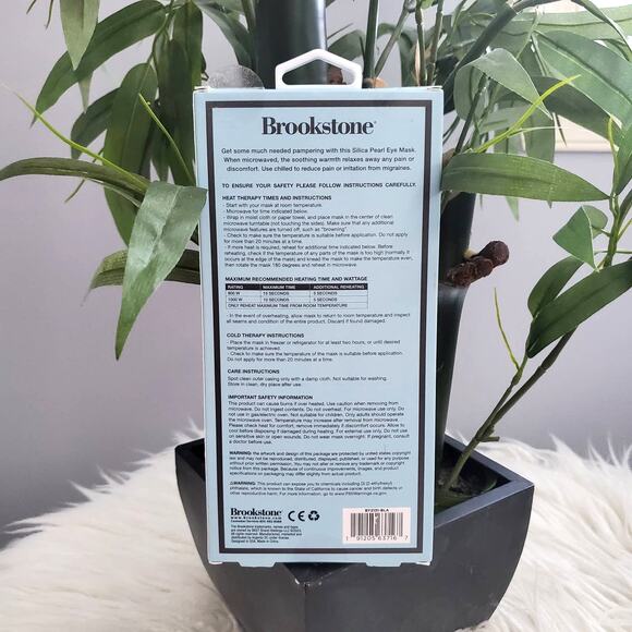 Brookstone Silicone Bead Therapy Eye Mask - Picture 2 of 2